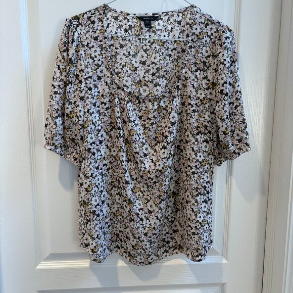 RW&Co Top - Picture 1 of 3